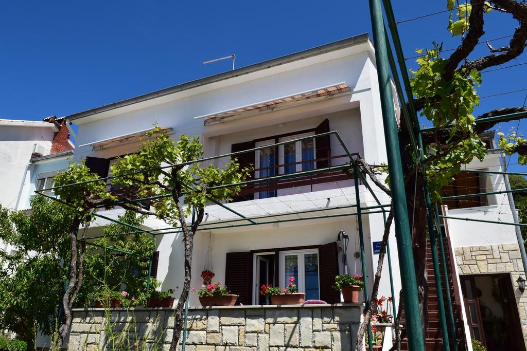 Peter Pan Apartments Palit ภายนอก รูปภาพ