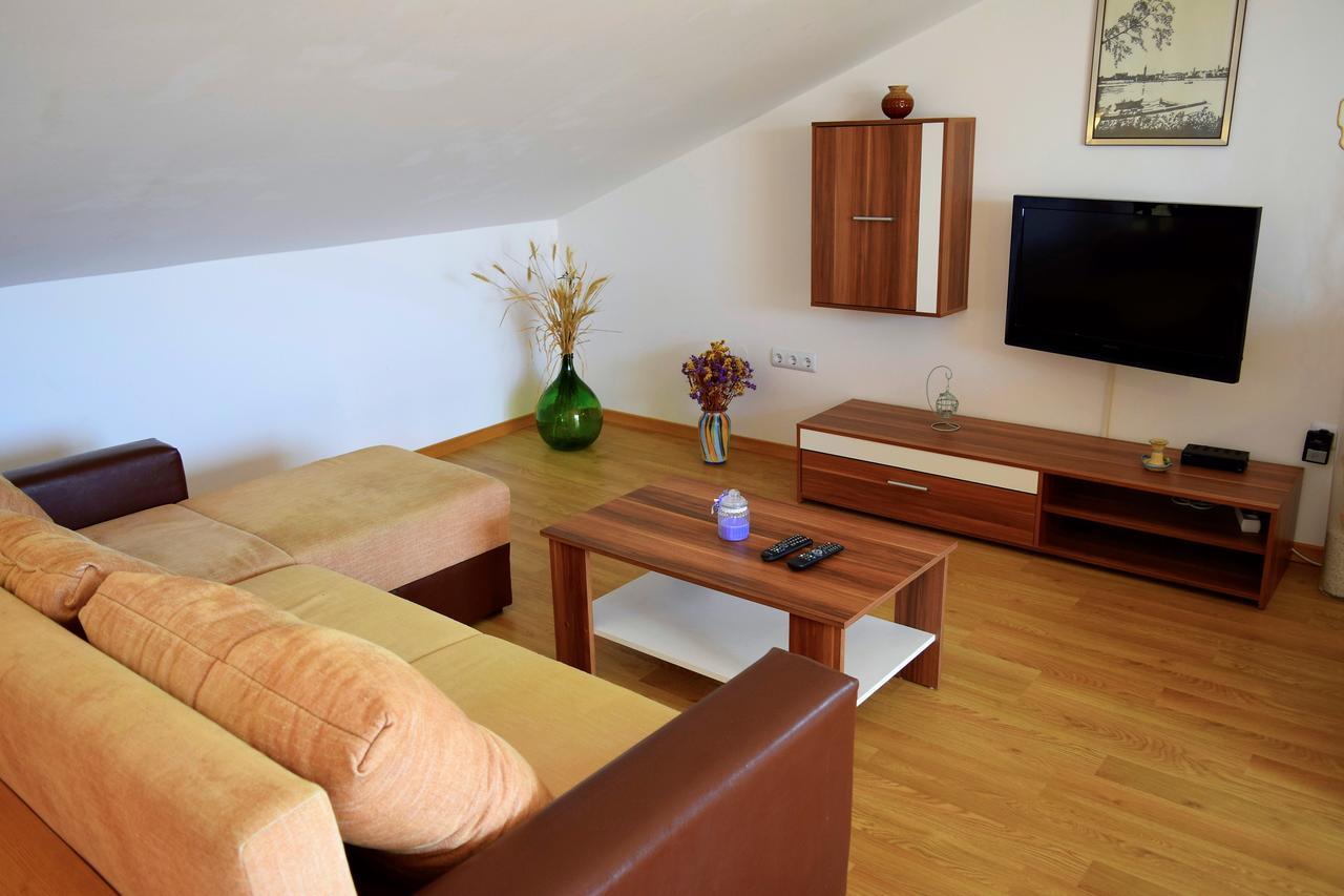 Peter Pan Apartments Palit ภายนอก รูปภาพ